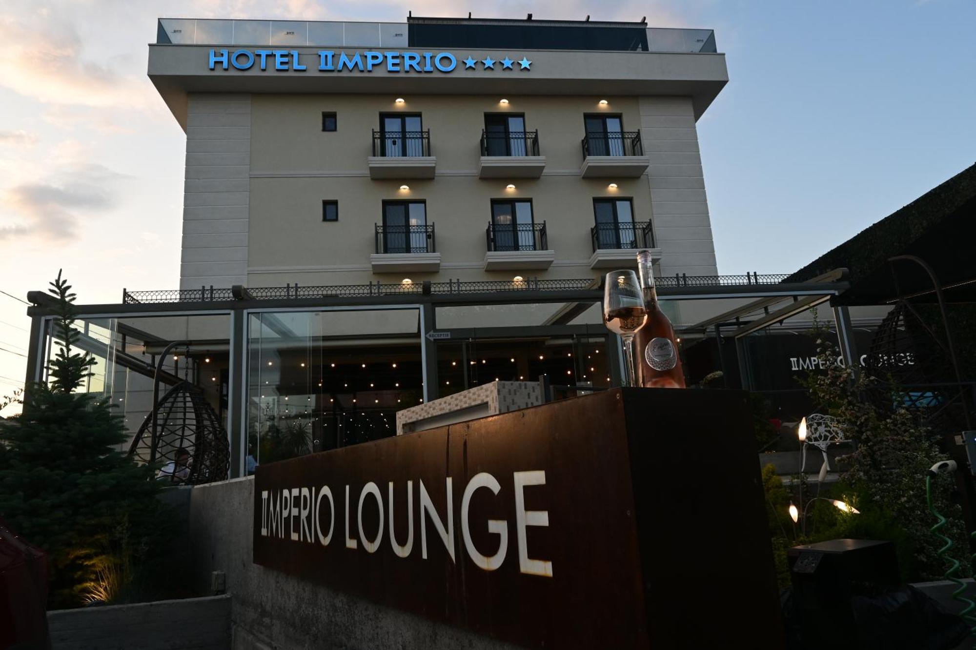 Imperio Hotel Cernavoda Kültér fotó